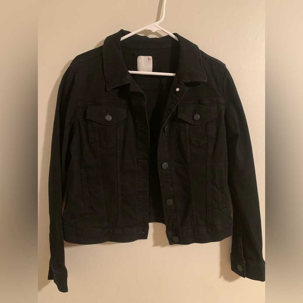 Juniors/ women’s black denim jacket brand new